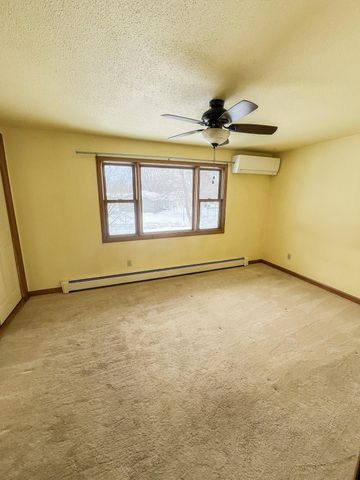 1218 20th Street N, Moorhead, MN 56560