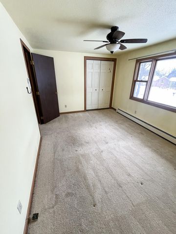 1218 20th Street N, Moorhead, MN 56560