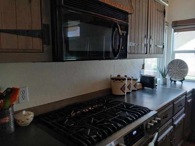 2485 Presidential Drive, Tulare, CA 93274