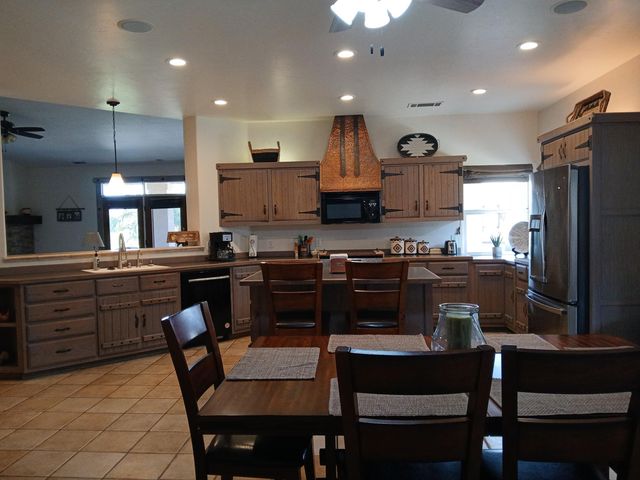 2485 Presidential Drive, Tulare, CA 93274