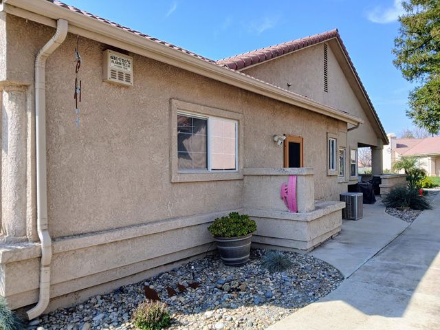 2485 Presidential Drive, Tulare, CA 93274