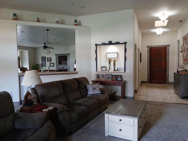 2485 Presidential Drive, Tulare, CA 93274