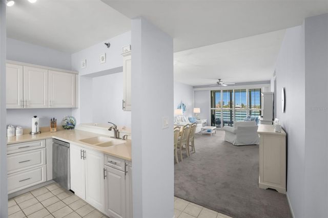 7984 SAILBOAT KEY BOULEVARD S 306, St Petersburg, FL 33707