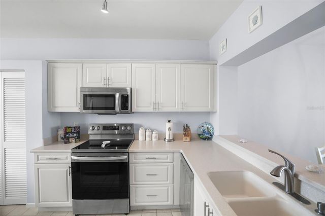 7984 SAILBOAT KEY BOULEVARD S 306, St Petersburg, FL 33707