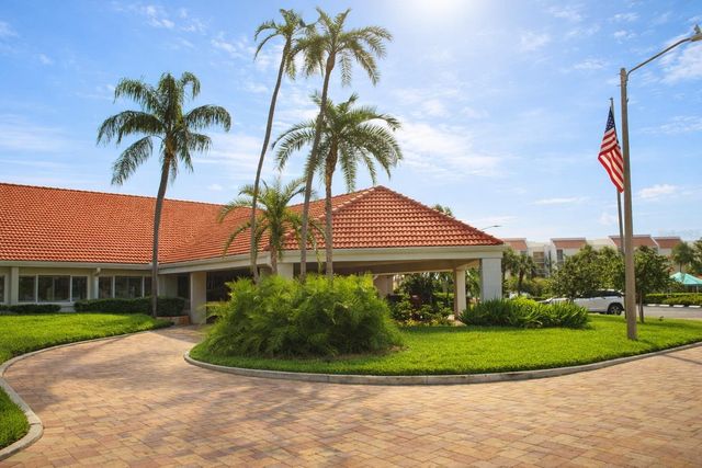 7984 SAILBOAT KEY BOULEVARD S 306, St Petersburg, FL 33707