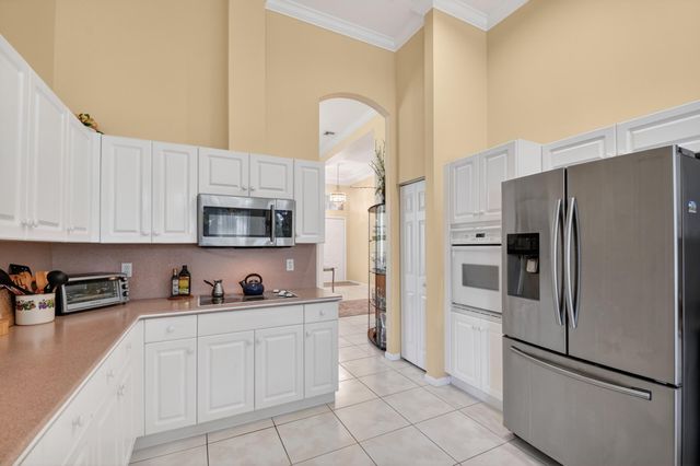 109 Palm Circle, Atlantis, FL 33462