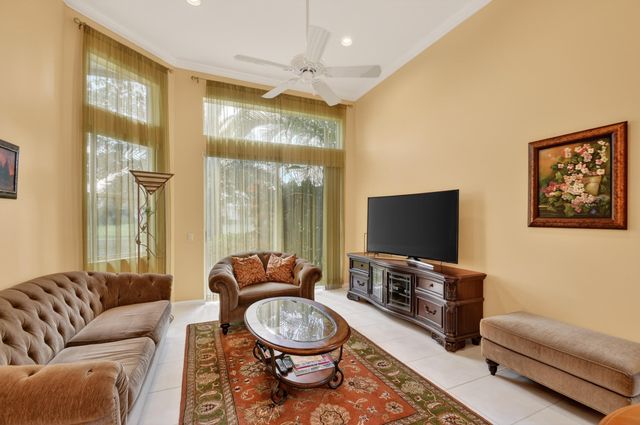 109 Palm Circle, Atlantis, FL 33462