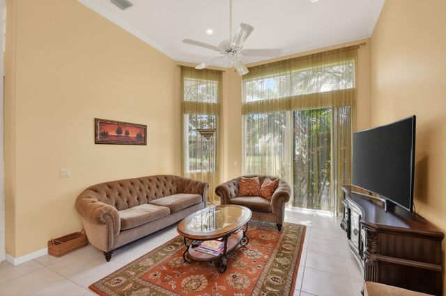 109 Palm Circle, Atlantis, FL 33462