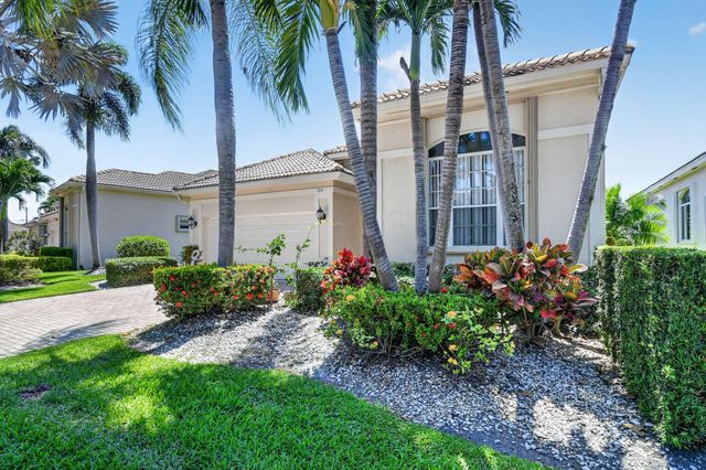 109 Palm Circle, Atlantis, FL 33462