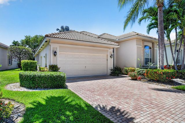 109 Palm Circle, Atlantis, FL 33462