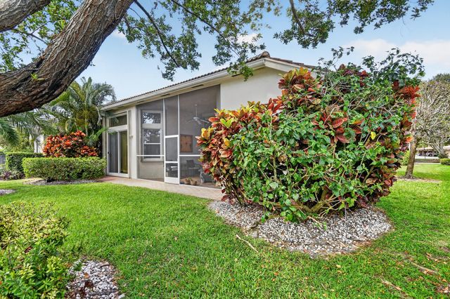 109 Palm Circle, Atlantis, FL 33462