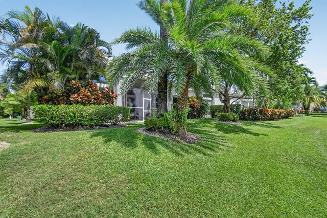 109 Palm Circle, Atlantis, FL 33462