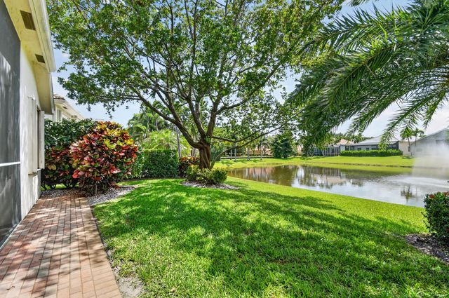 109 Palm Circle, Atlantis, FL 33462