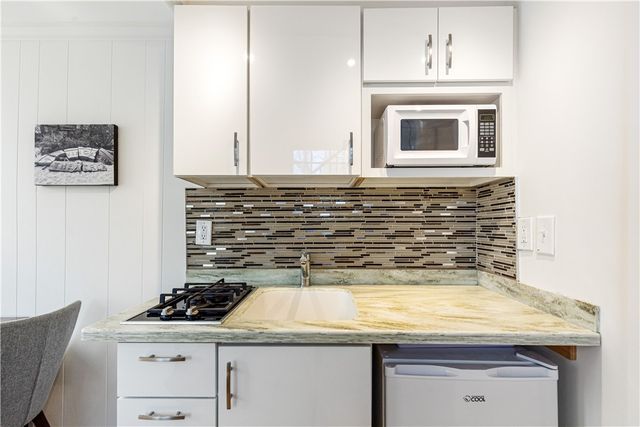 3 Bradford Street 4, Provincetown, MA 02657