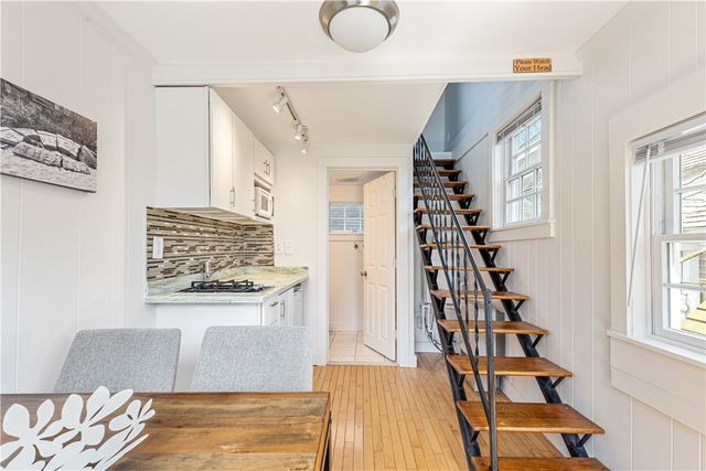 3 Bradford Street 4, Provincetown, MA 02657