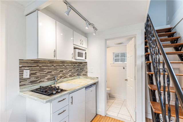 3 Bradford Street 4, Provincetown, MA 02657