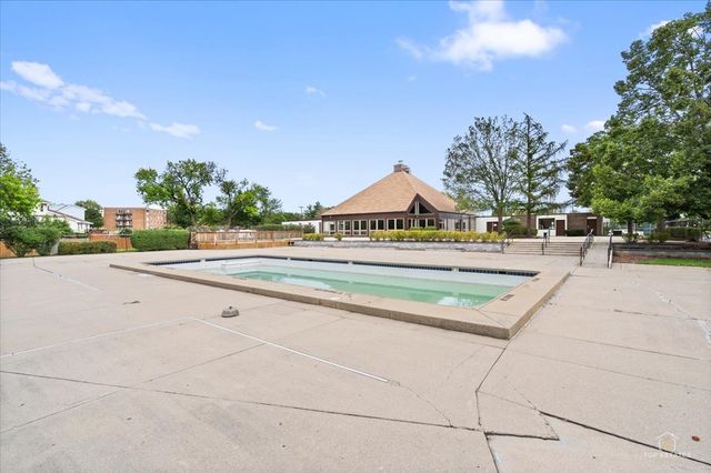 1500 Robin Circle 306, Hoffman Estates, IL 60169