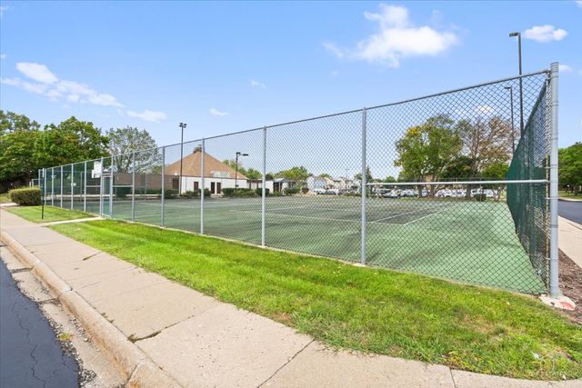 1500 Robin Circle 306, Hoffman Estates, IL 60169