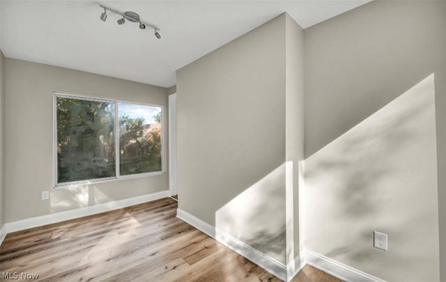 1199 Oxford Road, Cleveland Heights, OH 44121