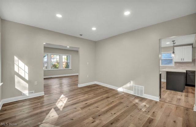 1199 Oxford Road, Cleveland Heights, OH 44121