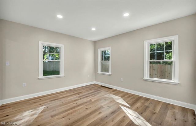 1199 Oxford Road, Cleveland Heights, OH 44121