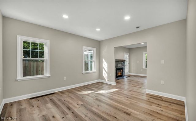 1199 Oxford Road, Cleveland Heights, OH 44121