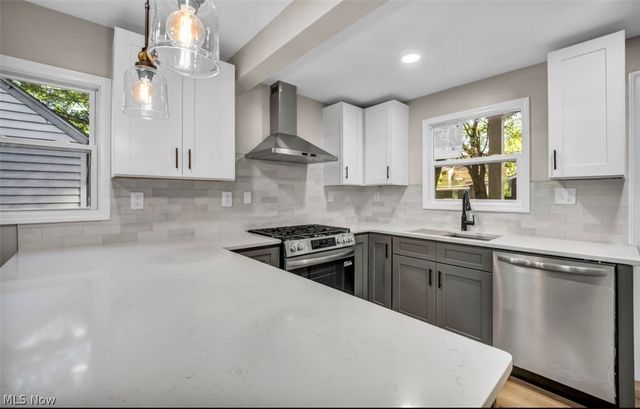 1199 Oxford Road, Cleveland Heights, OH 44121