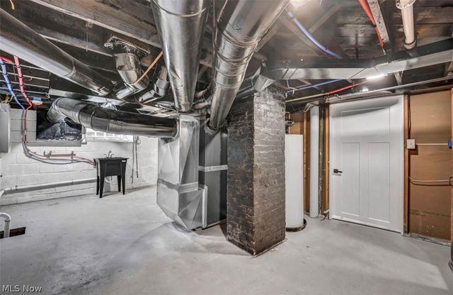 1199 Oxford Road, Cleveland Heights, OH 44121