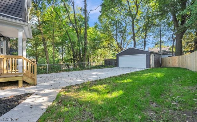 1199 Oxford Road, Cleveland Heights, OH 44121