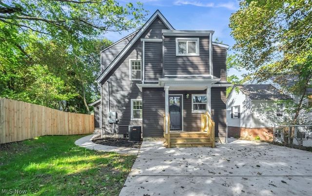 1199 Oxford Road, Cleveland Heights, OH 44121