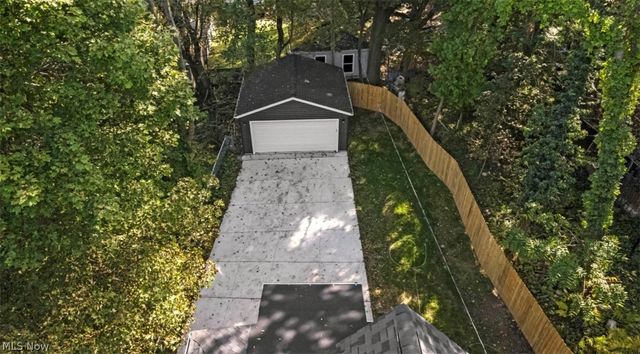 1199 Oxford Road, Cleveland Heights, OH 44121