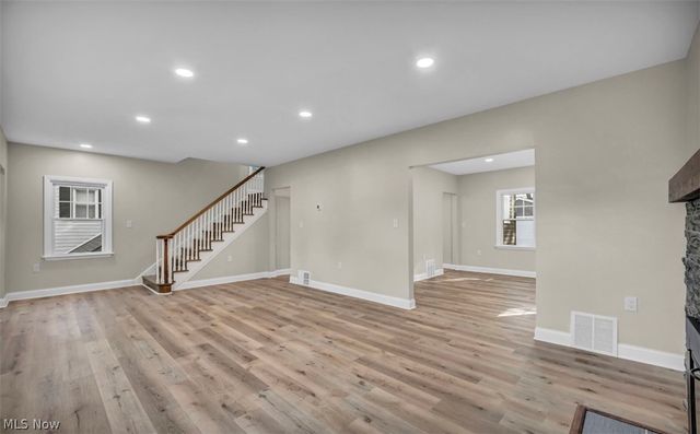 1199 Oxford Road, Cleveland Heights, OH 44121