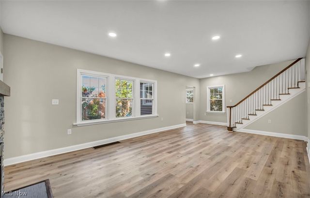 1199 Oxford Road, Cleveland Heights, OH 44121