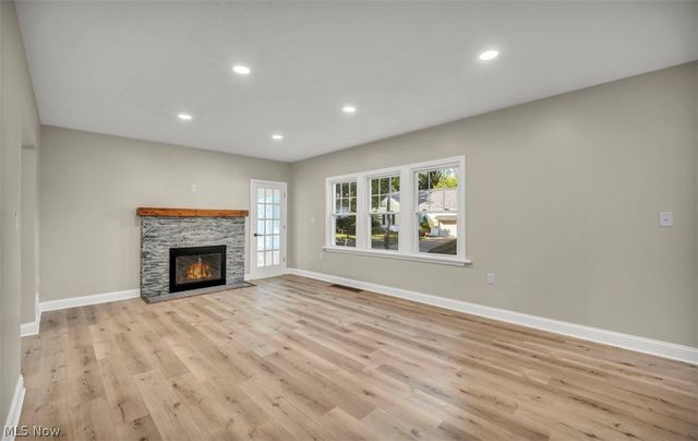 1199 Oxford Road, Cleveland Heights, OH 44121