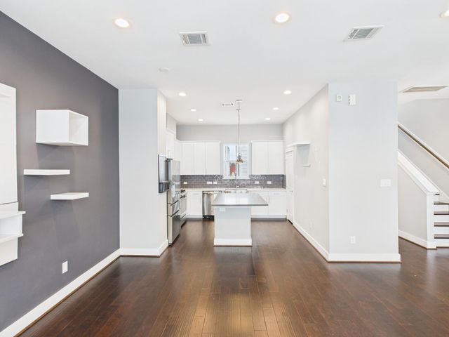 754 W Donovan Street, Houston, TX 77091