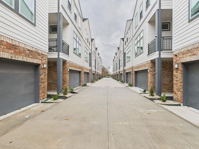 754 W Donovan Street, Houston, TX 77091