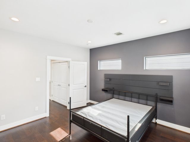 754 W Donovan Street, Houston, TX 77091