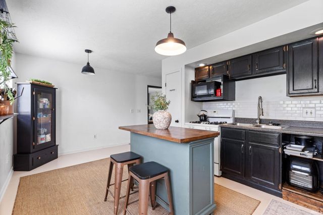 15363 Montecito Drive, Granger, IN 46530