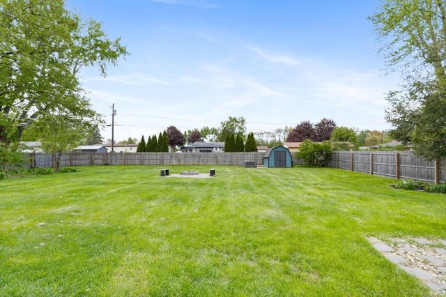 15363 Montecito Drive, Granger, IN 46530