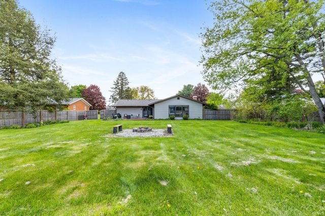 15363 Montecito Drive, Granger, IN 46530