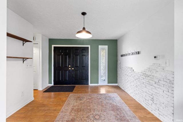 15363 Montecito Drive, Granger, IN 46530