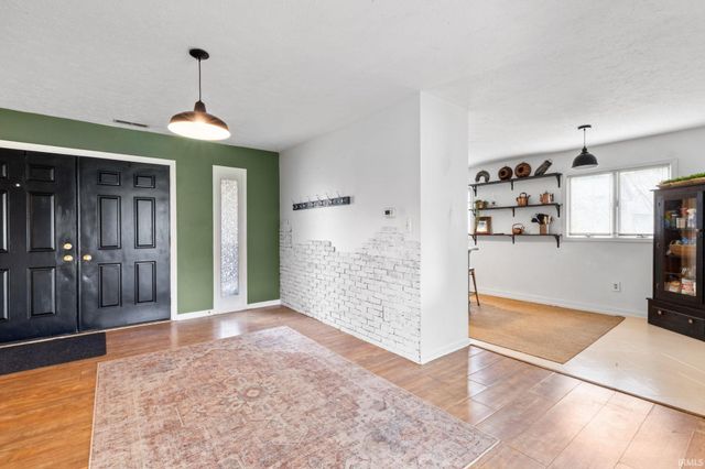 15363 Montecito Drive, Granger, IN 46530