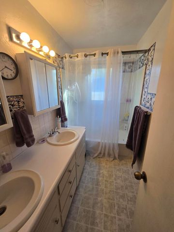 1978 Old Highway 60, Birch Tree, MO 65438