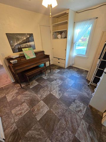 1978 Old Highway 60, Birch Tree, MO 65438