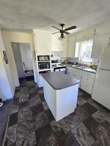 1978 Old Highway 60, Birch Tree, MO 65438