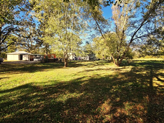 1978 Old Highway 60, Birch Tree, MO 65438