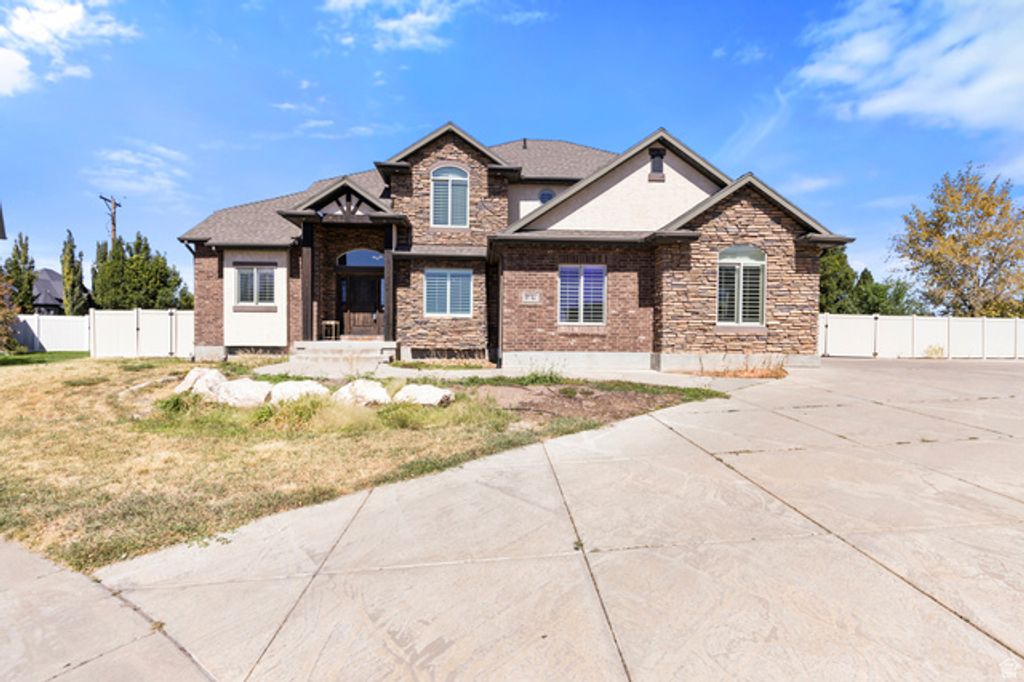 27 S 3475 W, Layton, UT 84041 — exterior
