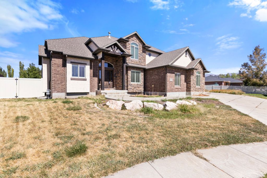 27 S 3475 W, Layton, UT 84041 — photo 2