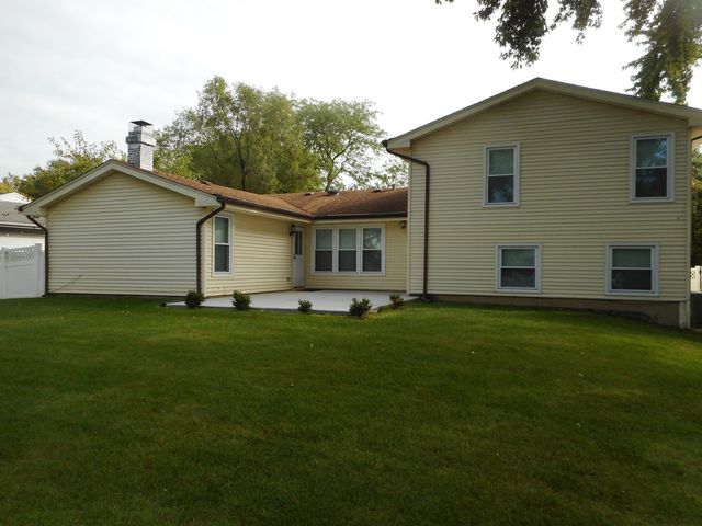 207 Downing Drive, Bloomingdale, IL 60108