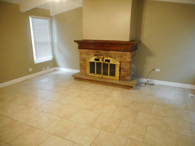 207 Downing Drive, Bloomingdale, IL 60108
